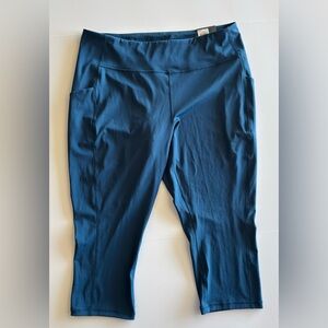 NWT TEK Gear women’s cropped leggings size 2X